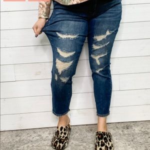 Judy Blue “Any Man of Mine” Boyfriend jeans